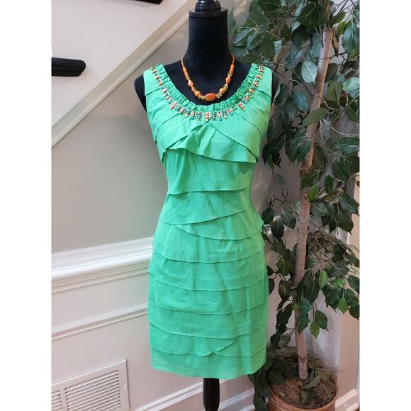 SL Fashions Sheath Dress Women's 6 Green Sleeveless Round Neck Beaded Side Zip - Picture 1 of 14
